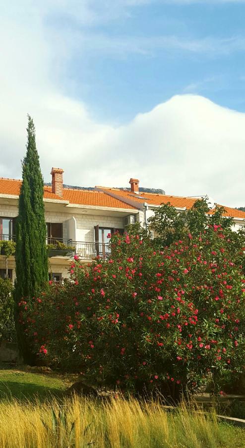 Apartmani Bezma Bol Esterno foto